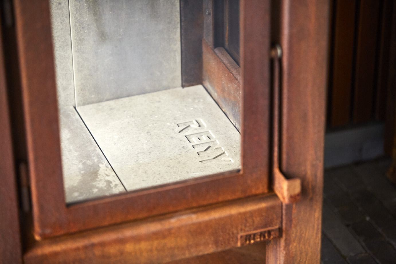 Feuerbetonrückwand Quaruba XXL rb73